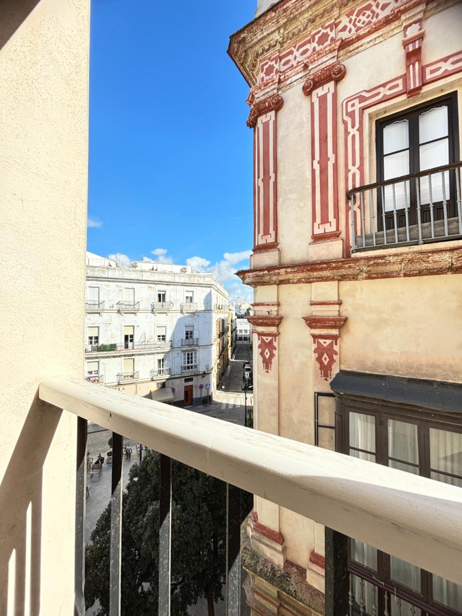 Luminoso Apartamento En El Centro De Cádiz Exterior photo